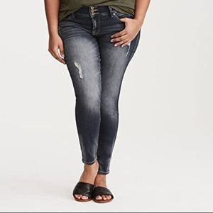 Torrid Premium Stretch Jegging - Medium Wash